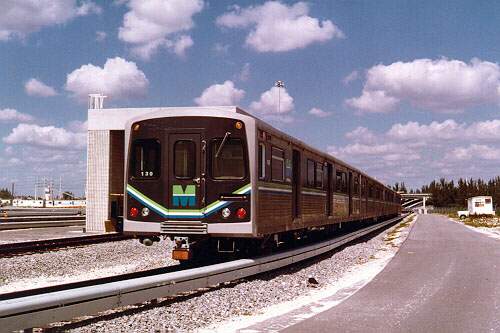 usr_m_mia_mime_xxx_hialeah+shops-train+washer_bv_miam15.jpg