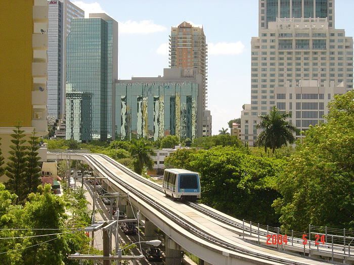 usr_m_mia_mimo_xxx_brickell+station_20040524_bv_miam33.jpg