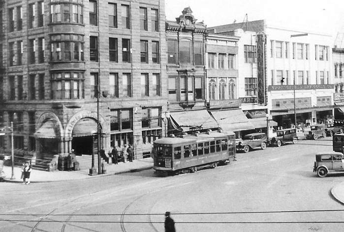 usr_m_stii_illpow_267_springfield-square_ss_spr08.jpg