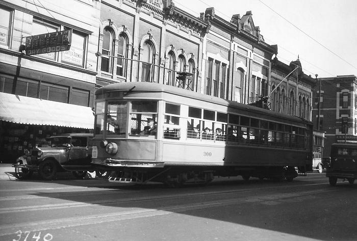 usr_m_stii_rockpub_300_rockford-downtown_ss_rock02.jpg