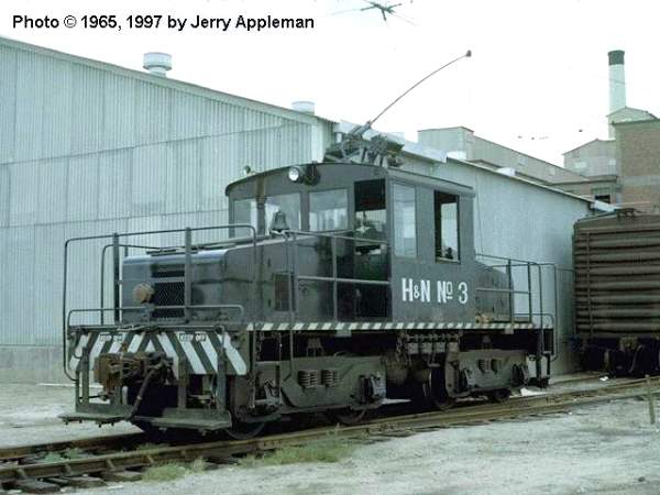 usr_m_stks_hutchnorth_frt03_hutchinson-carey+salt_196508_jerryapp_hn05.jpg